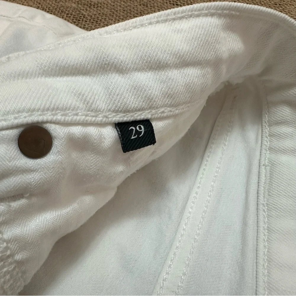7 FOR ALL MANKIND‎ S-29 HIGH WAIST SHORT RAW HEM WHITE CUT OFF SHORTS 🤍